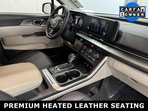 2023 Kia Carnival LX
