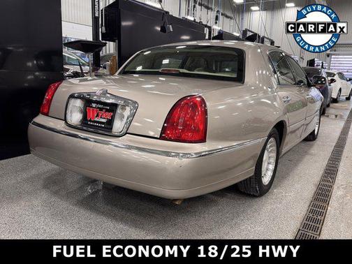 2001 Lincoln Town Car Executive