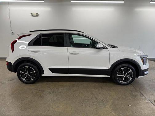2025 Kia Niro EX