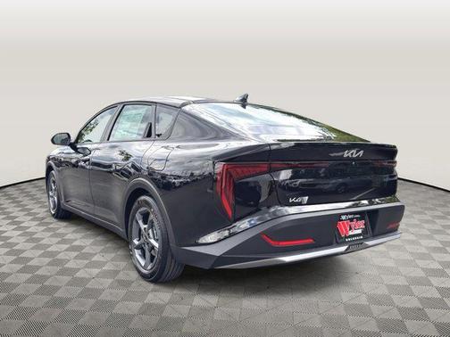 Aurora Black Pearl 2026 Kia K4 LXS