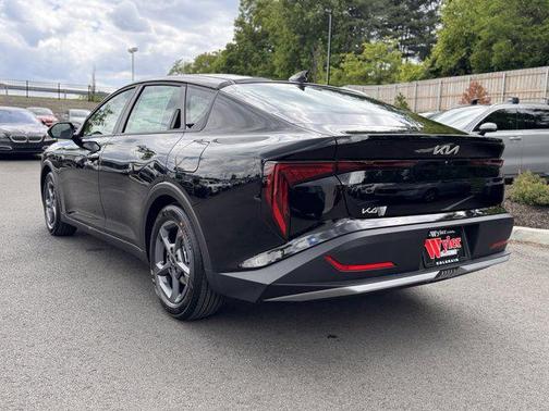 Aurora Black Pearl 2026 Kia K4 LXS