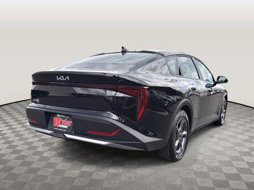 Aurora Black Pearl 2026 Kia K4 LXS