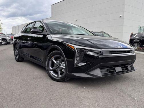 Aurora Black Pearl 2026 Kia K4 LXS
