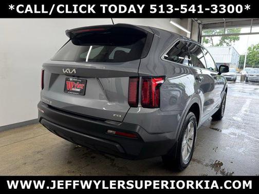 2023 Kia Sorento LX