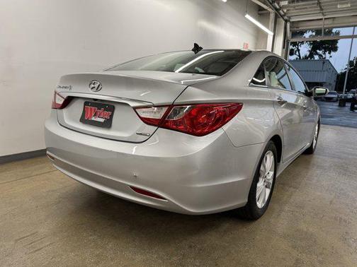 2012 Hyundai SONATA Limited