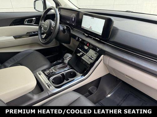 2024 Kia Carnival SX