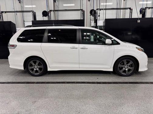 2017 Toyota Sienna SE