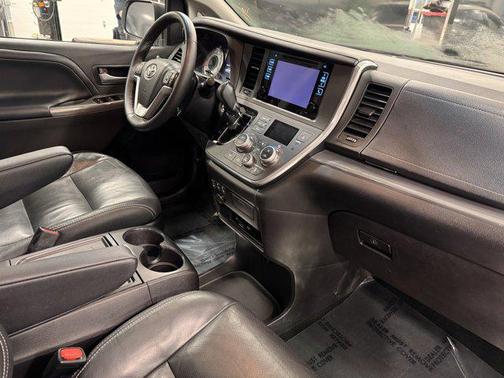 2017 Toyota Sienna SE
