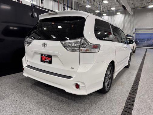 2017 Toyota Sienna SE