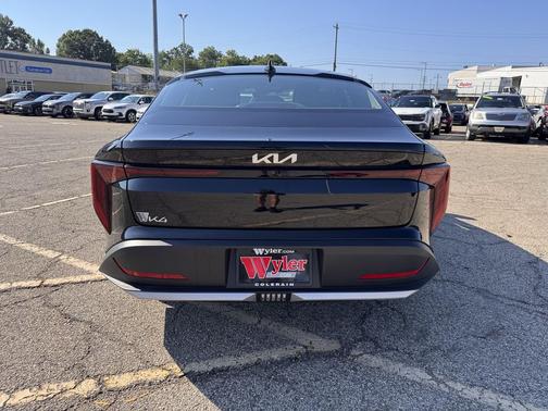 Aurora Black Pearl 2026 Kia K4 LXS