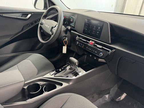 2025 Kia Niro LX