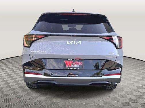 Wolf Gray 2026 Kia Sportage Hybrid SX-Prestige