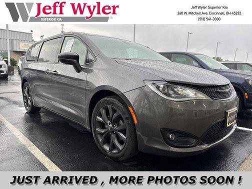 2018 Chrysler Pacifica Touring Plus