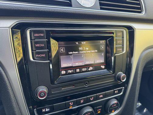 2016 Volkswagen Passat 1.8T S