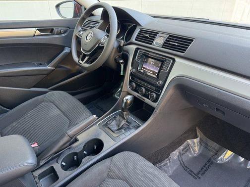 2016 Volkswagen Passat 1.8T S