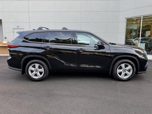 2021 Toyota Highlander LE