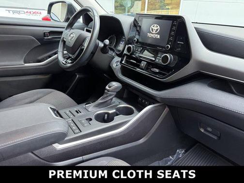 2021 Toyota Highlander LE