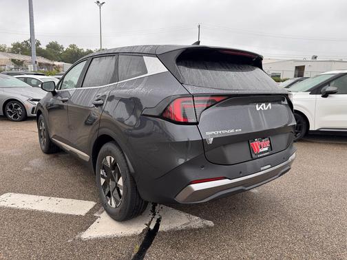 Gravity Gray 2027 Kia Sportage Hybrid LX