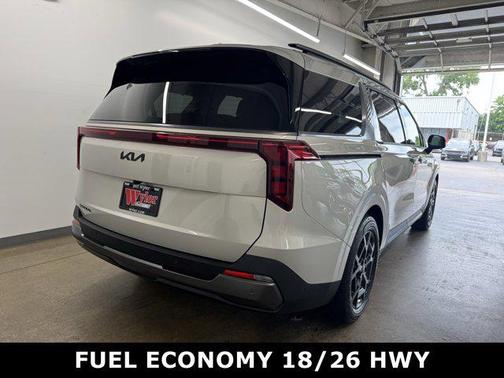 2026 Kia Carnival SX