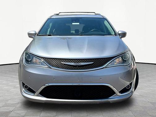 Billet Silver Metallic Clearcoat 2017 Chrysler Pacifica Touring-L