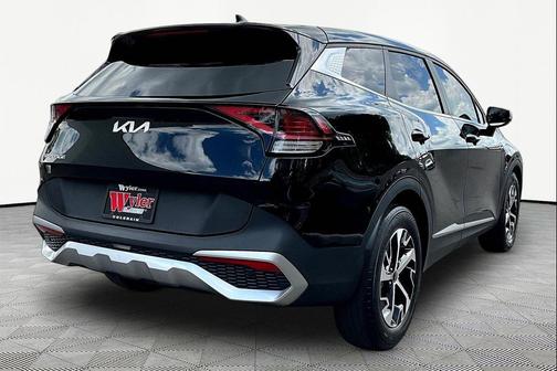 Ebony Black 2024 Kia Sportage EX