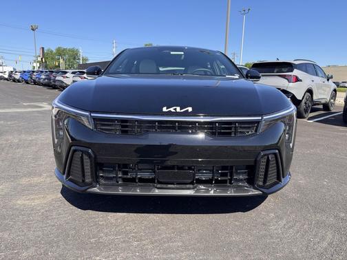 Aurora Black Pearl 2026 Kia K4 GT-Line