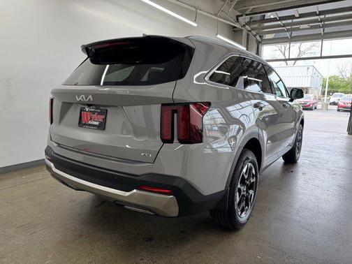2025 Kia Sorento S