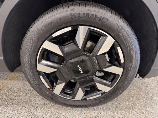 Ivory Silver 2027 Kia Telluride S