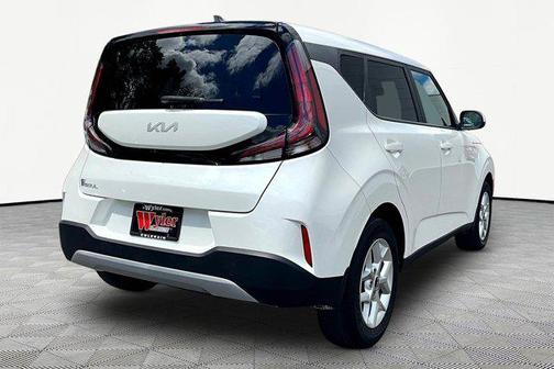 Snow White Pearl 2023 Kia Soul LX