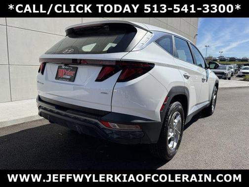 2023 Hyundai TUCSON SE