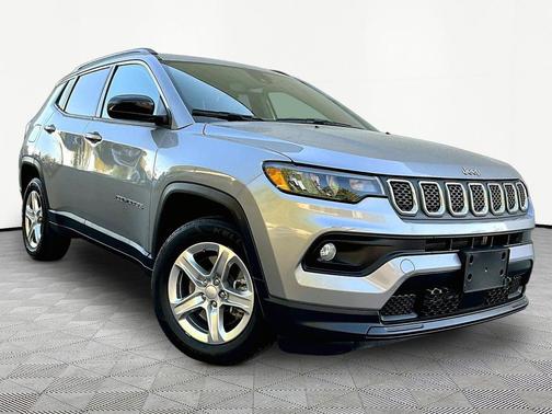 Silver Zynith Metallic Clearcoat 2024 Jeep Compass Latitude