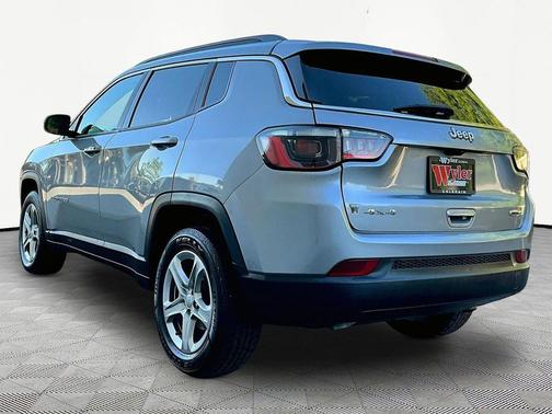 Silver Zynith Metallic Clearcoat 2024 Jeep Compass Latitude