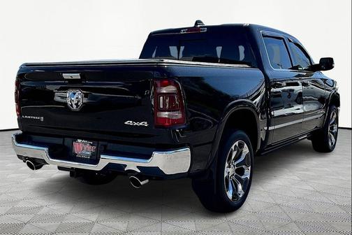 Diamond Black Crystal Pearlcoat 2019 RAM 1500 Limited