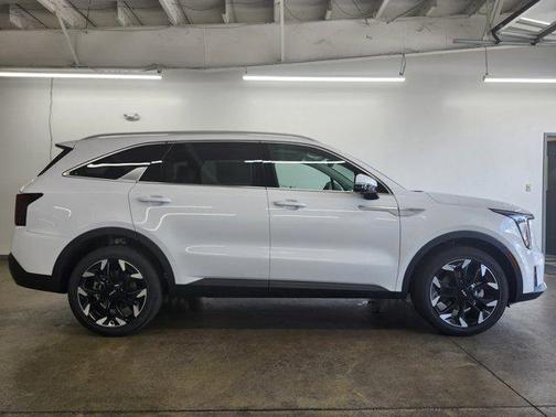 Glacial White Pearl 2025 Kia Sorento SX