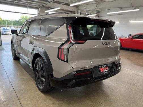 2026 Kia EV9 Land
