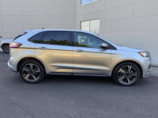 2022 Ford Edge ST