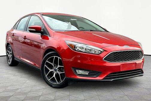 Hot Pepper Red Metallic Tinted Clearcoat 2018 Ford Focus SEL