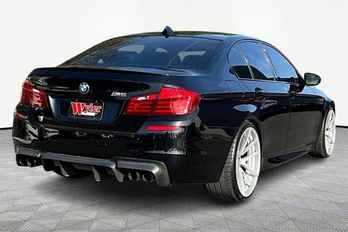 Black Sapphire Metallic 2014 BMW M5 Base
