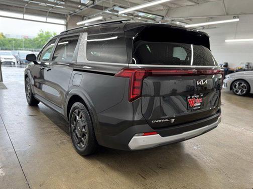 2026 Kia Carnival Hybrid EX