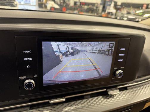 2022 Kia Carnival LXS