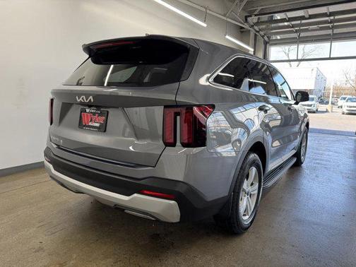 2025 Kia Sorento LX