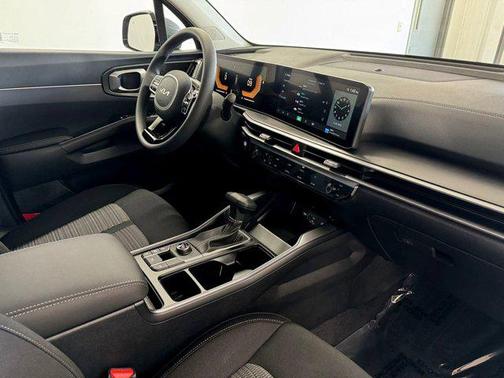 2025 Kia Sorento LX