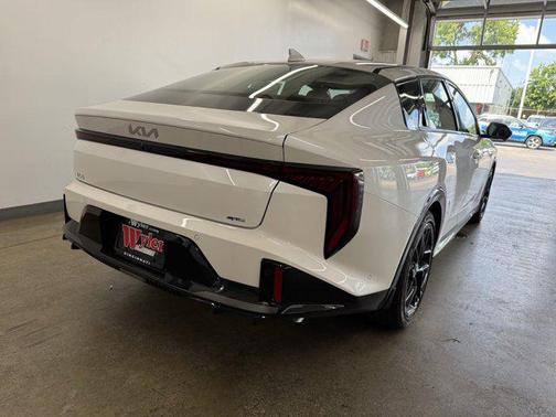 2025 Kia K4 GT-Line Turbo