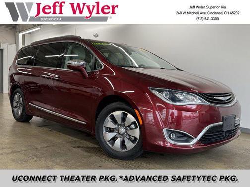 2017 Chrysler Pacifica Hybrid Platinum