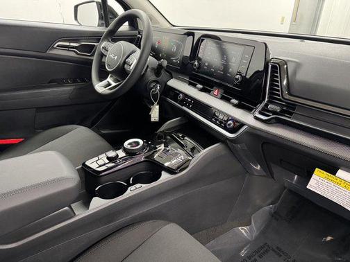 2025 Kia Sportage Hybrid LX