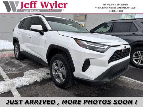 2025 Toyota RAV4 Hybrid XLE