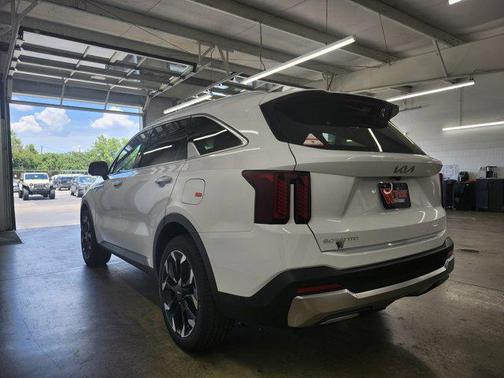 2025 Kia Sorento SX