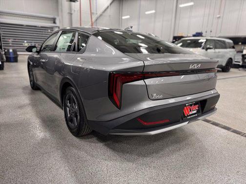 2026 Kia K4 LXS
