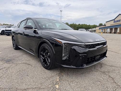 Aurora Black Pearl 2026 Kia K4 GT-Line Turbo