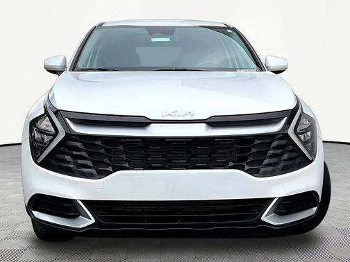Snow White Pearl 2023 Kia Sportage LX